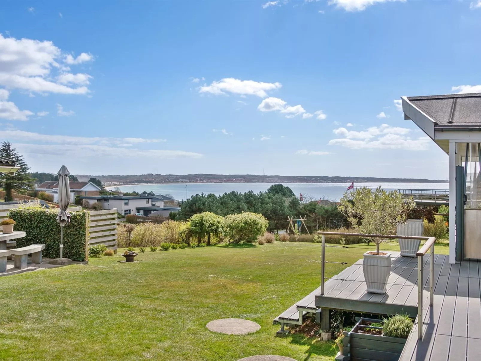 "Kuno" - 300m from the sea-Buiten