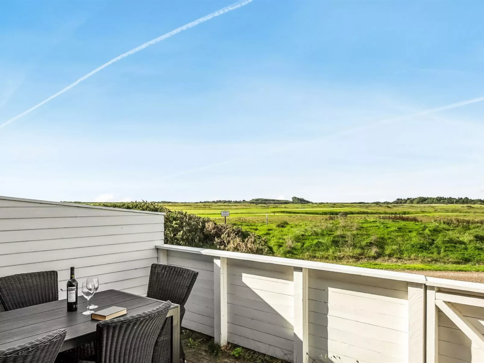 "Maarit" - 2.3km from the sea-Binnen
