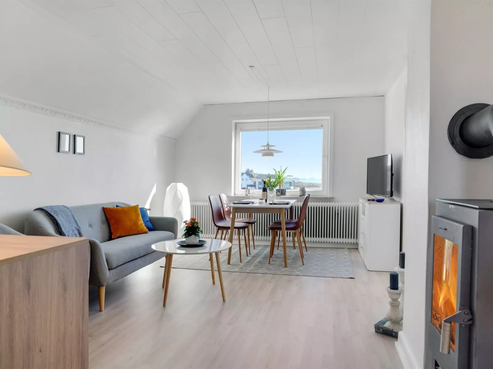 "Herkko" - 25m from the sea-Binnen