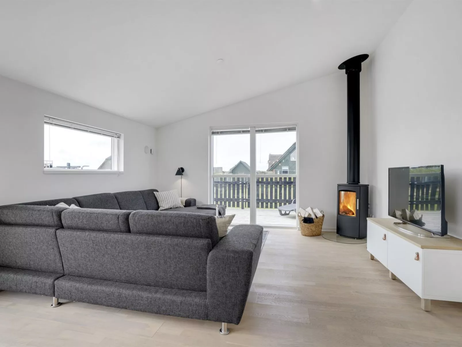 "Damaskin" - 300m from the sea-Binnen