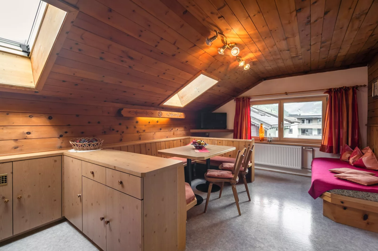 Mooi appartement in Zell am Ziller vlak bij de skibussen