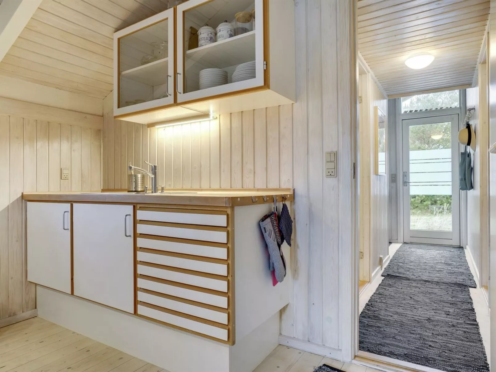 "Alexi" - 150m from the sea-Binnen