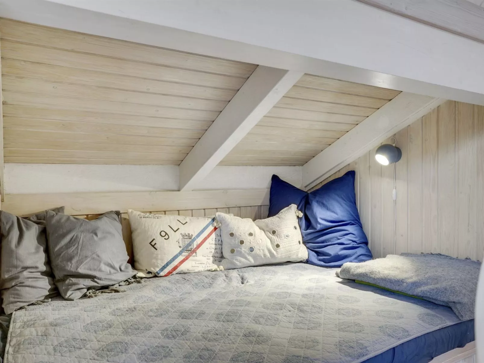 "Alexi" - 150m from the sea-Binnen