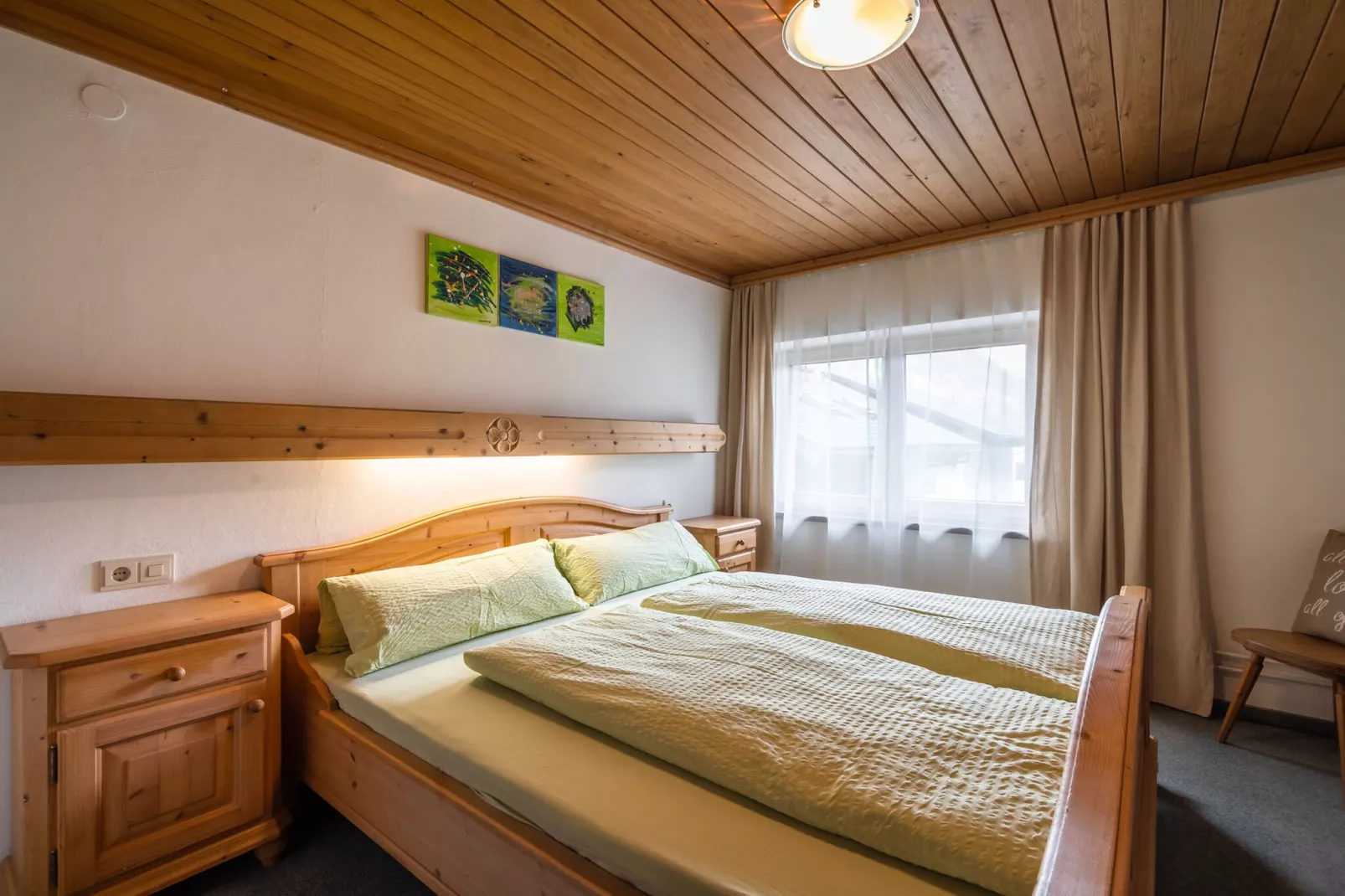Mooi appartement in Zell am Ziller vlak bij de skibussen-Slaapkamer