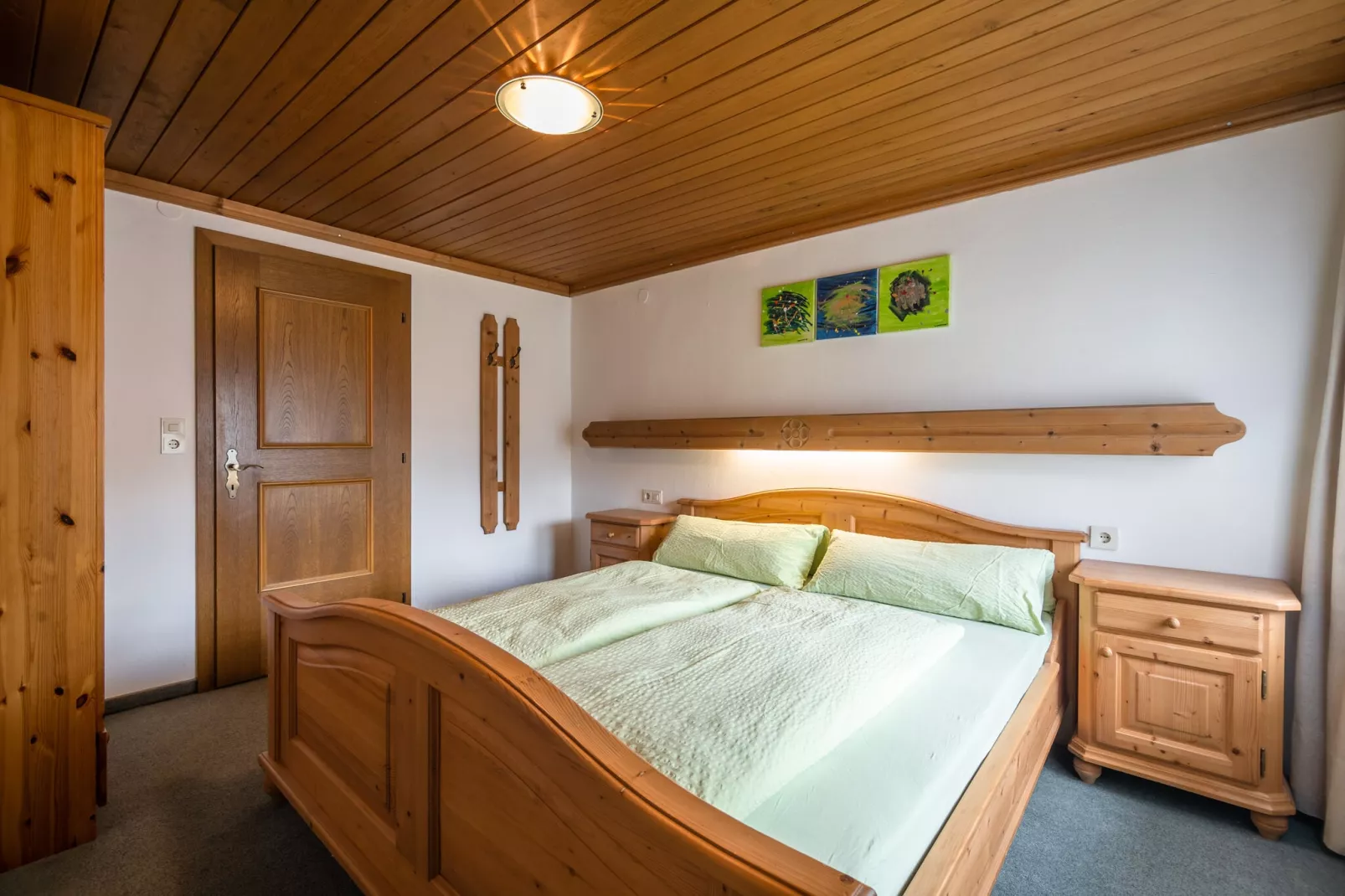 Mooi appartement in Zell am Ziller vlak bij de skibussen-Slaapkamer