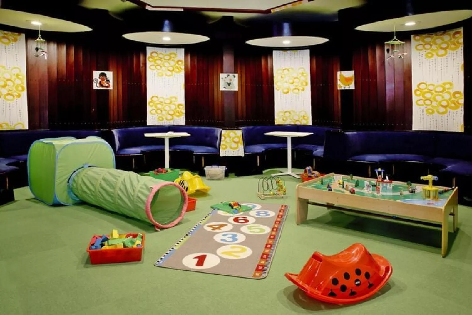 Nurdachhaus Sparpreis 65 qm-Parkfaciliteiten