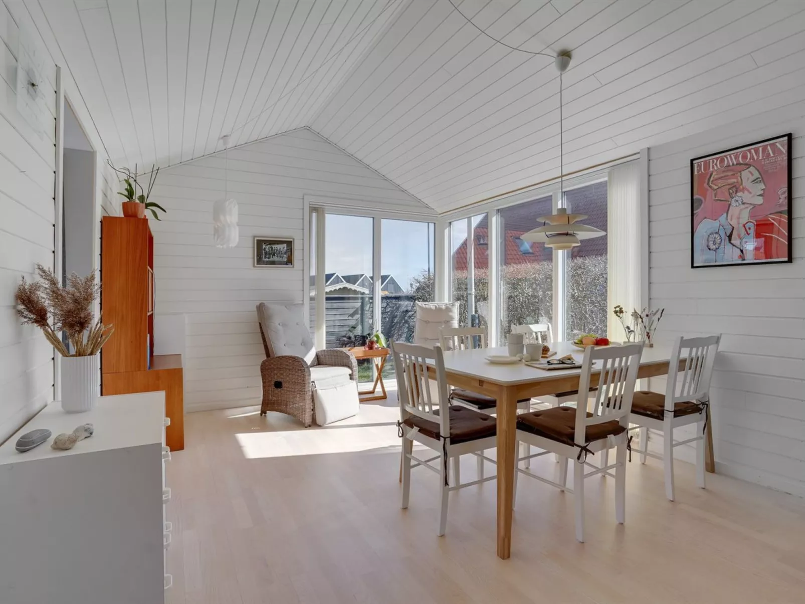 "Fredrikke" - 50m from the sea-Binnen