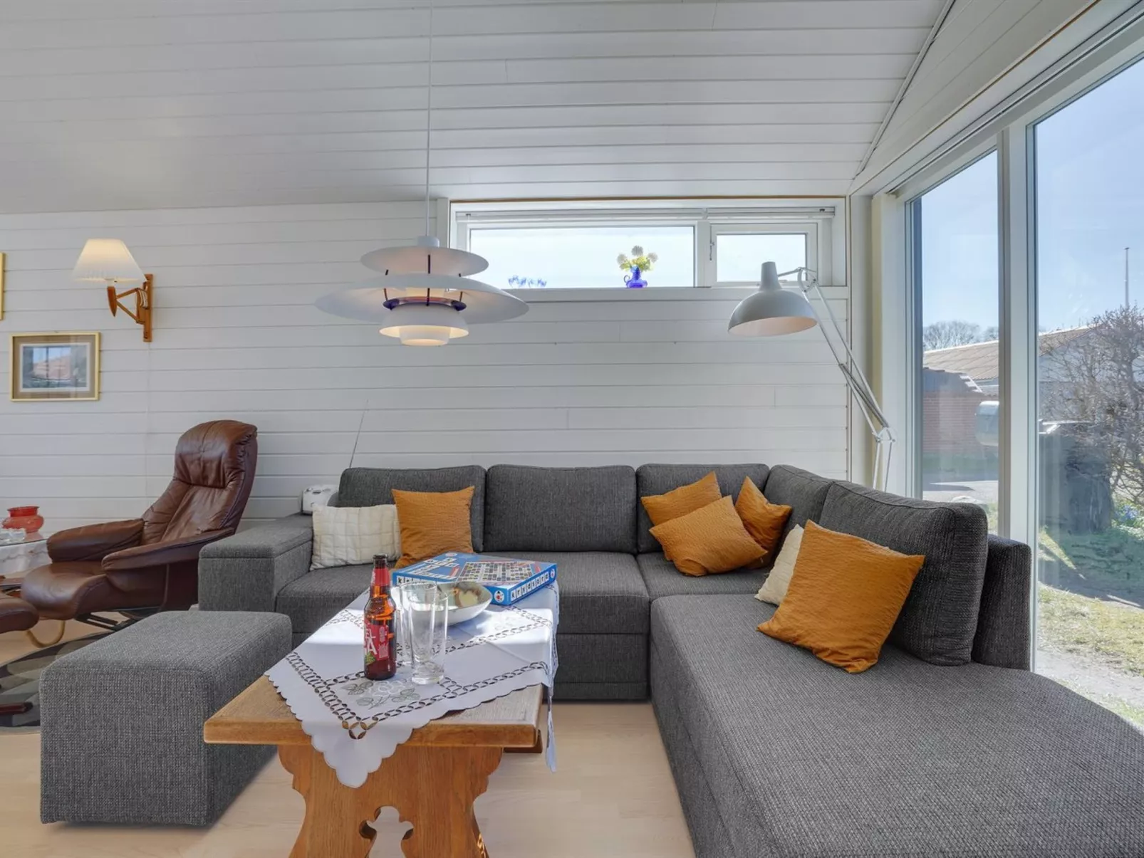 "Fredrikke" - 50m from the sea-Binnen