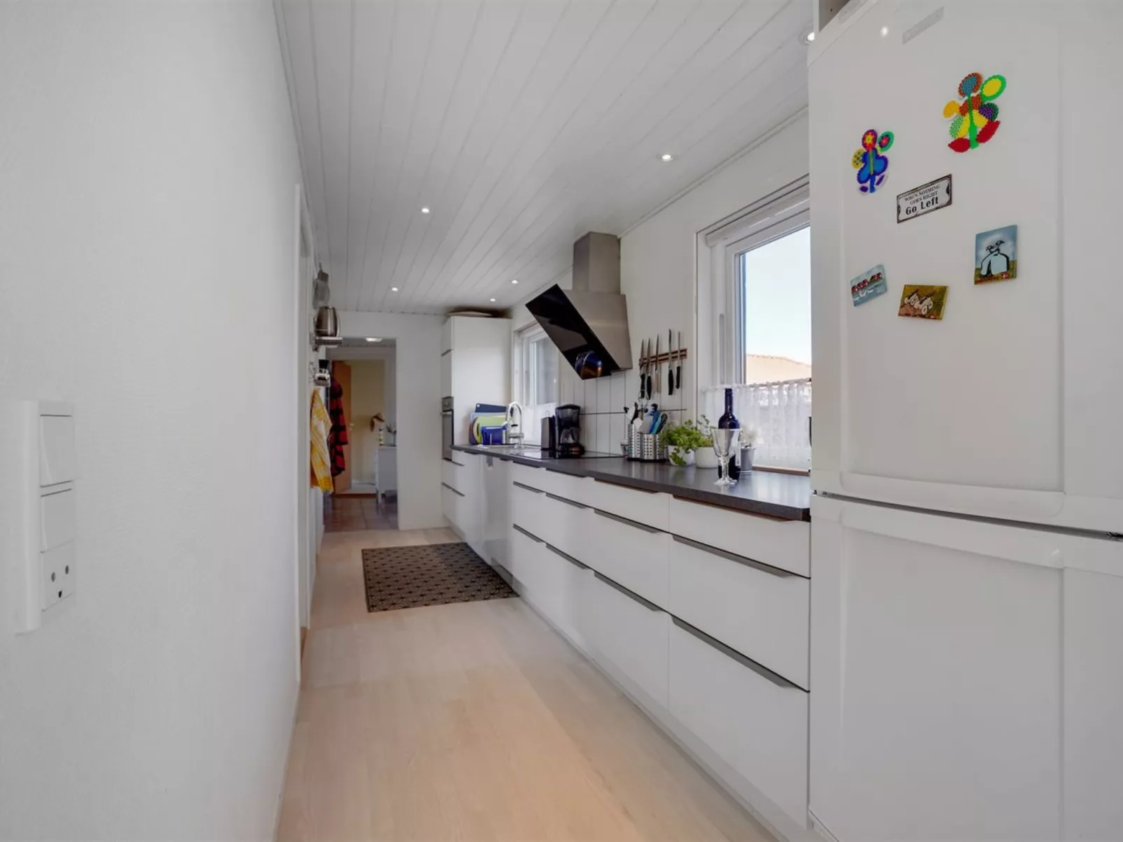"Fredrikke" - 50m from the sea-Binnen