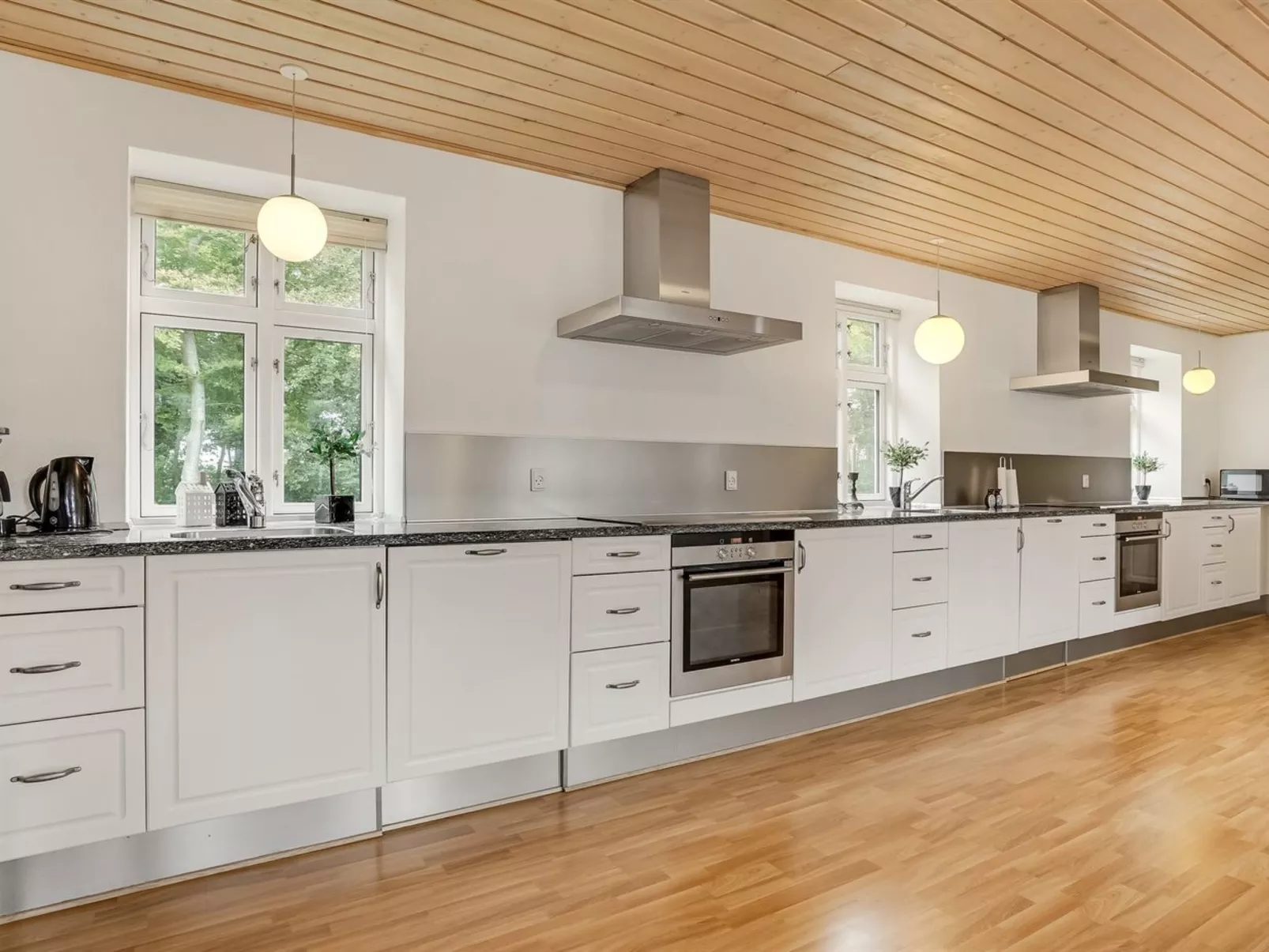 "Edine" - 4.5km from the sea-Binnen