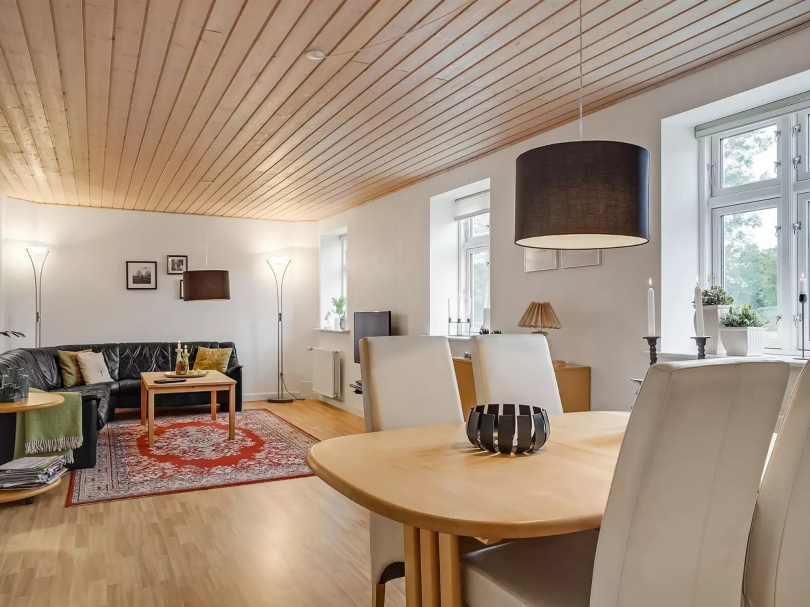 "Edine" - 4.5km from the sea-Binnen