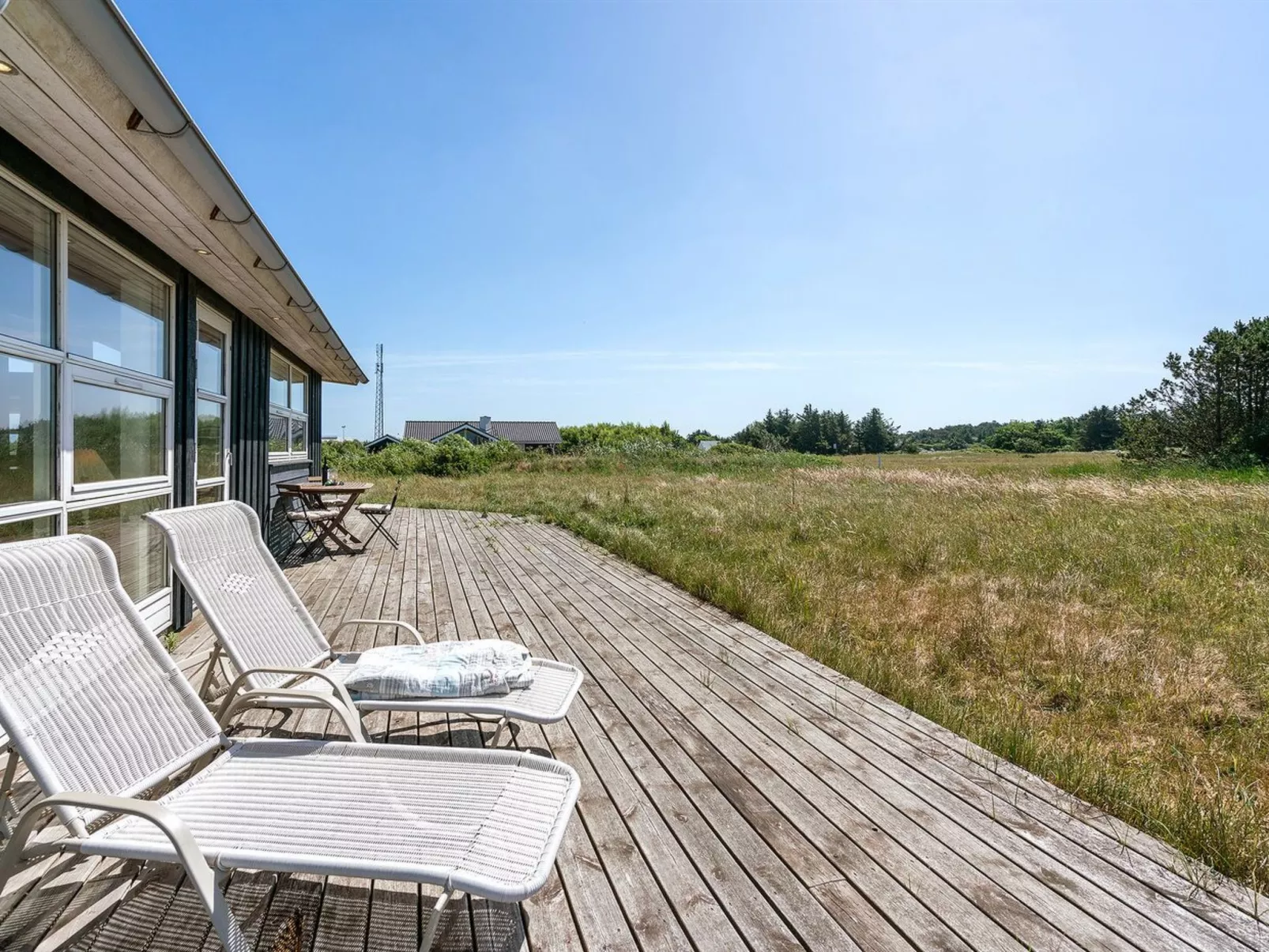 "Sirkka" - 902m from the sea-Binnen