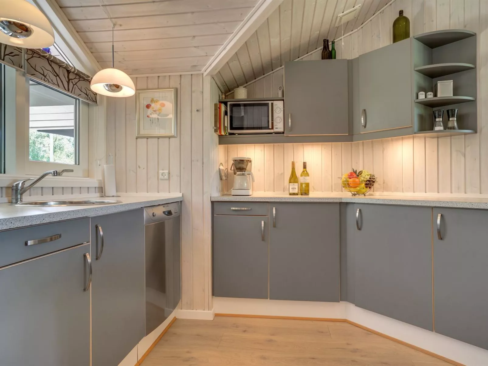 "Esaline" - 400m from the sea-Binnen