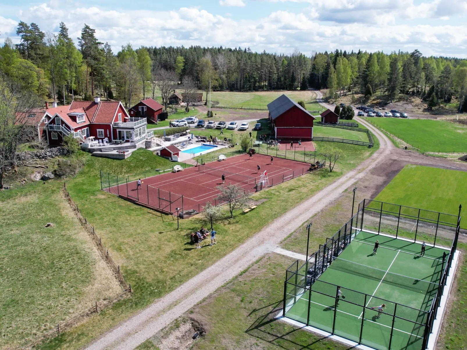 Skarpsätter Sportgård-Buiten