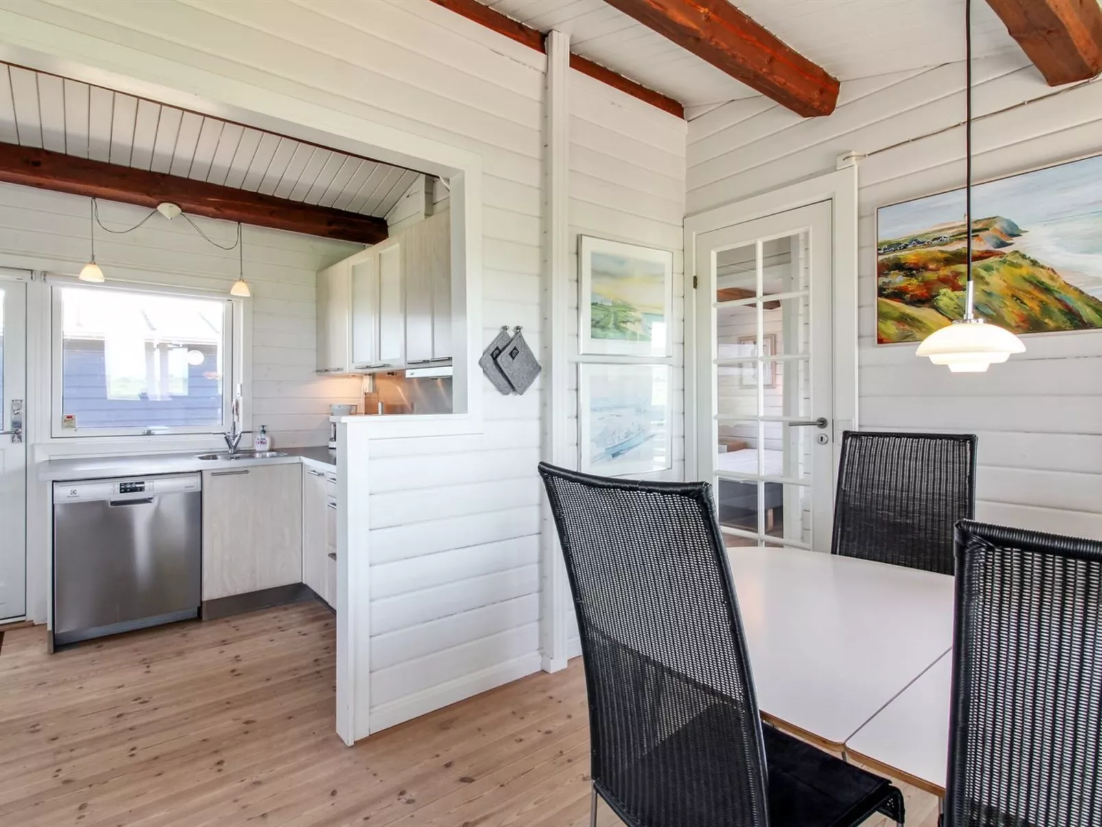 "Sinnika" - 75m from the sea-Binnen