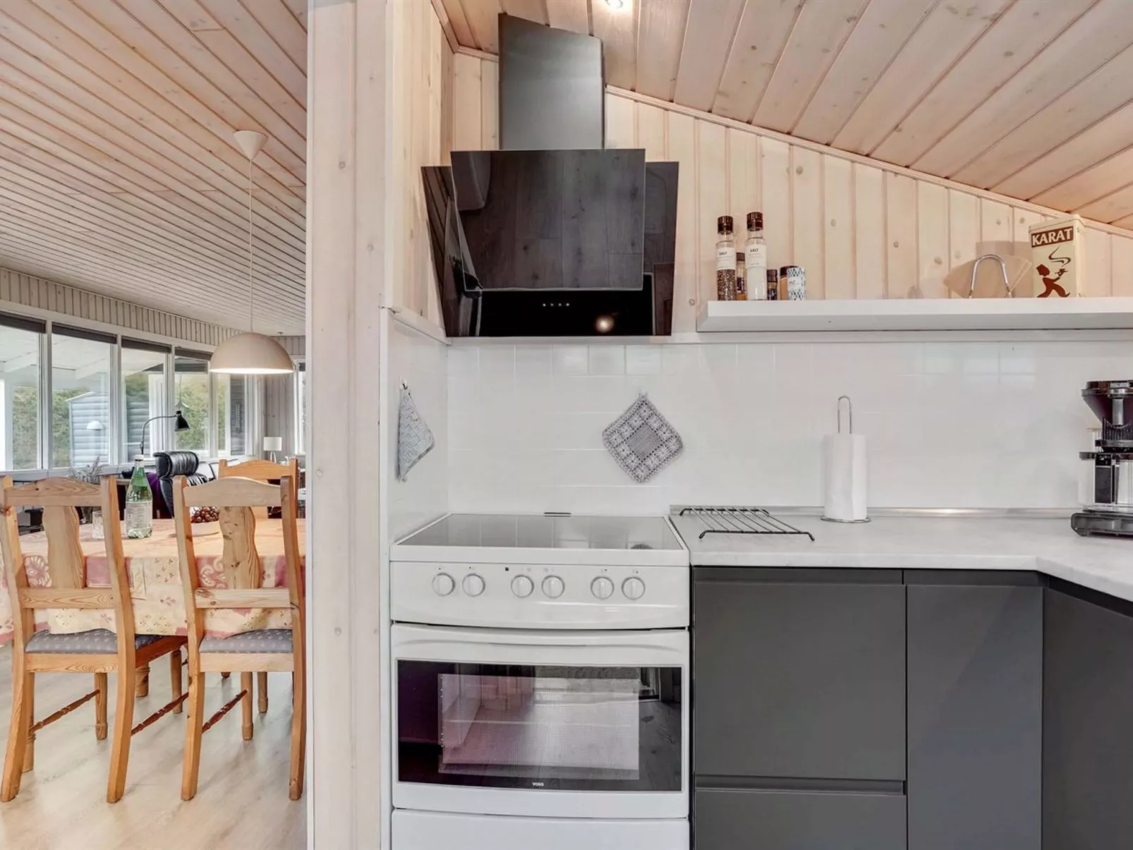"Sissa" - 1.5km from the sea-Binnen