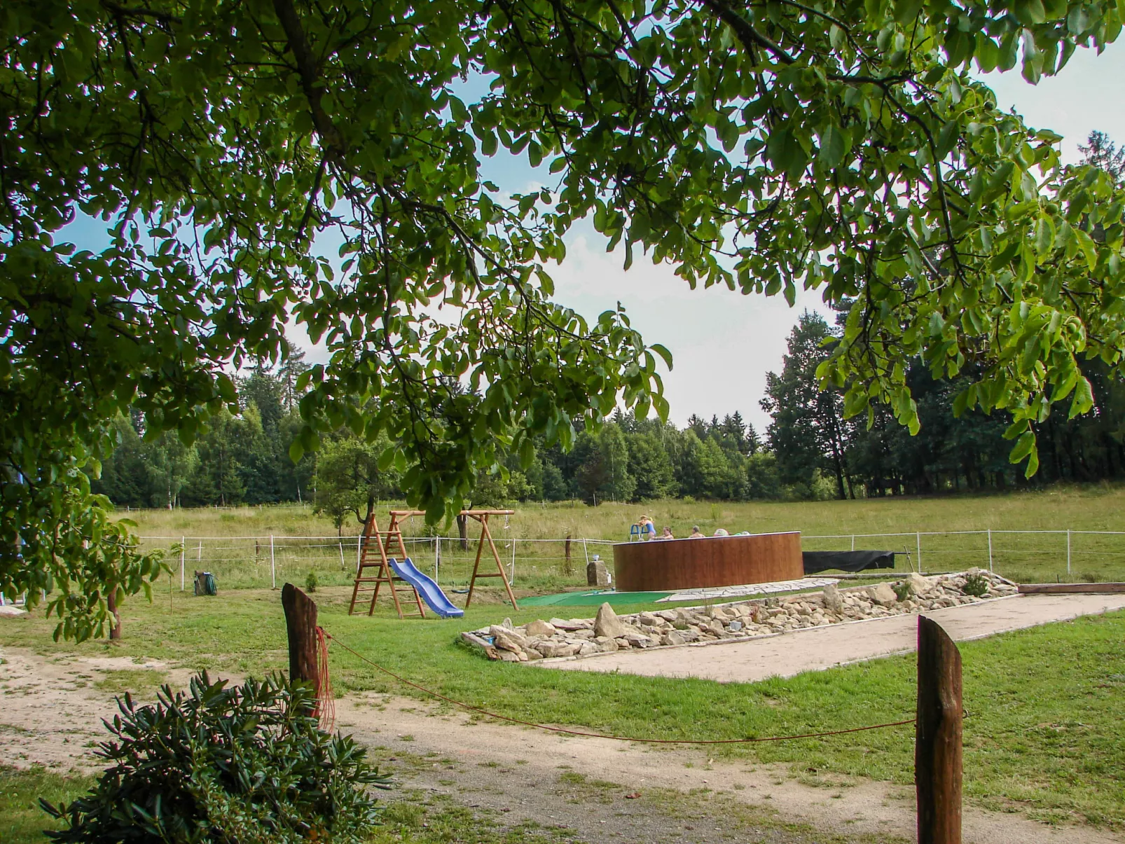 Dom na Skraju-Buiten