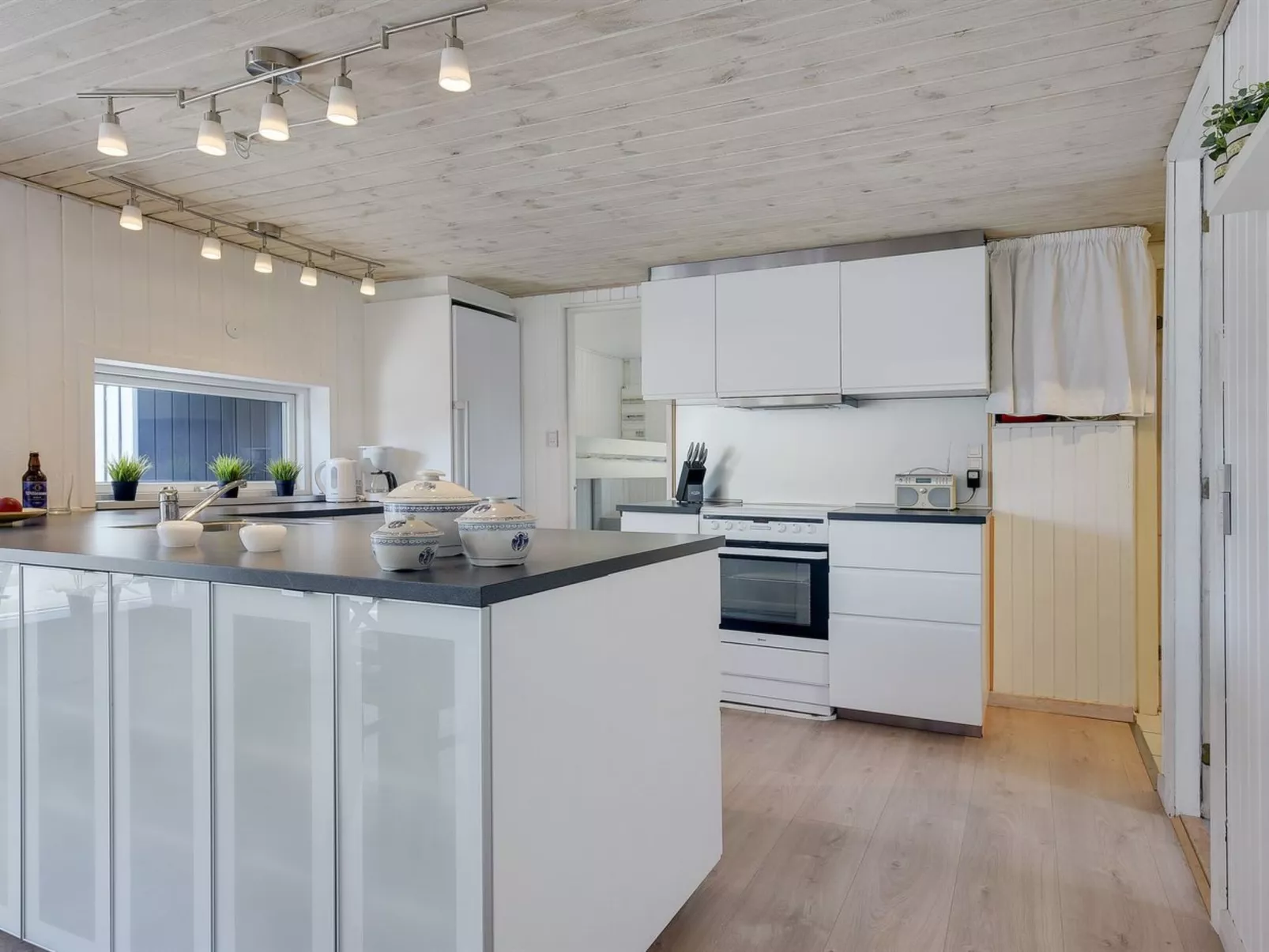 "Vilhelmiina" - 350m from the sea-Binnen