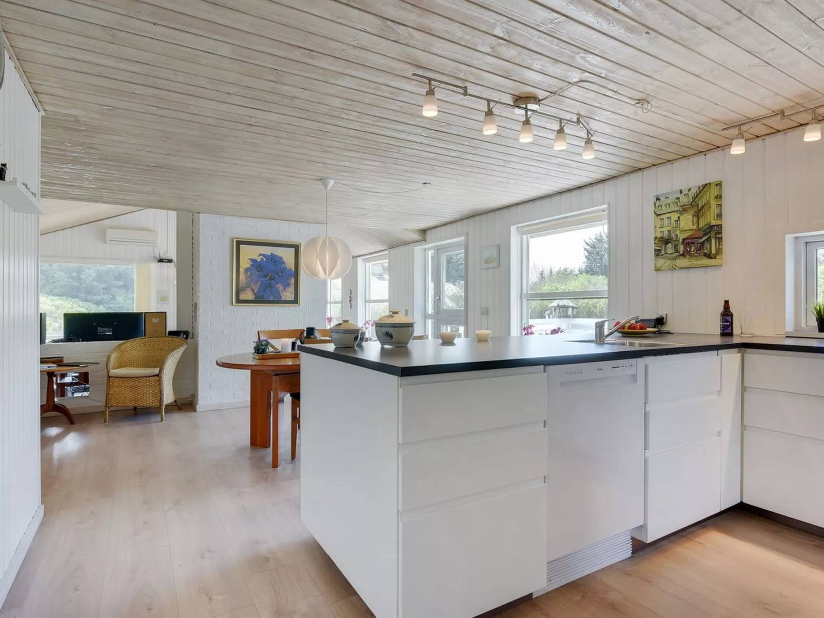 "Vilhelmiina" - 350m from the sea-Binnen