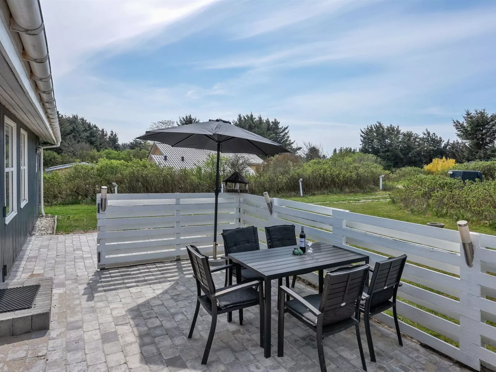 "Vilhelmiina" - 350m from the sea-Buiten