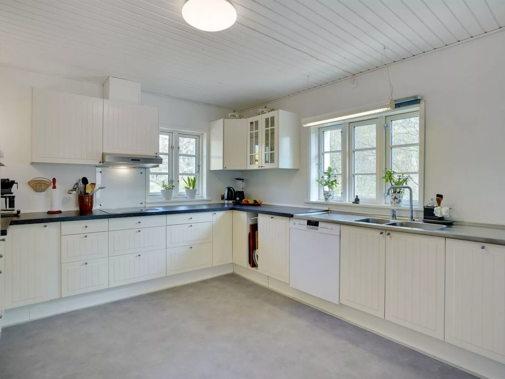 "Therman" - 1.5km from the sea