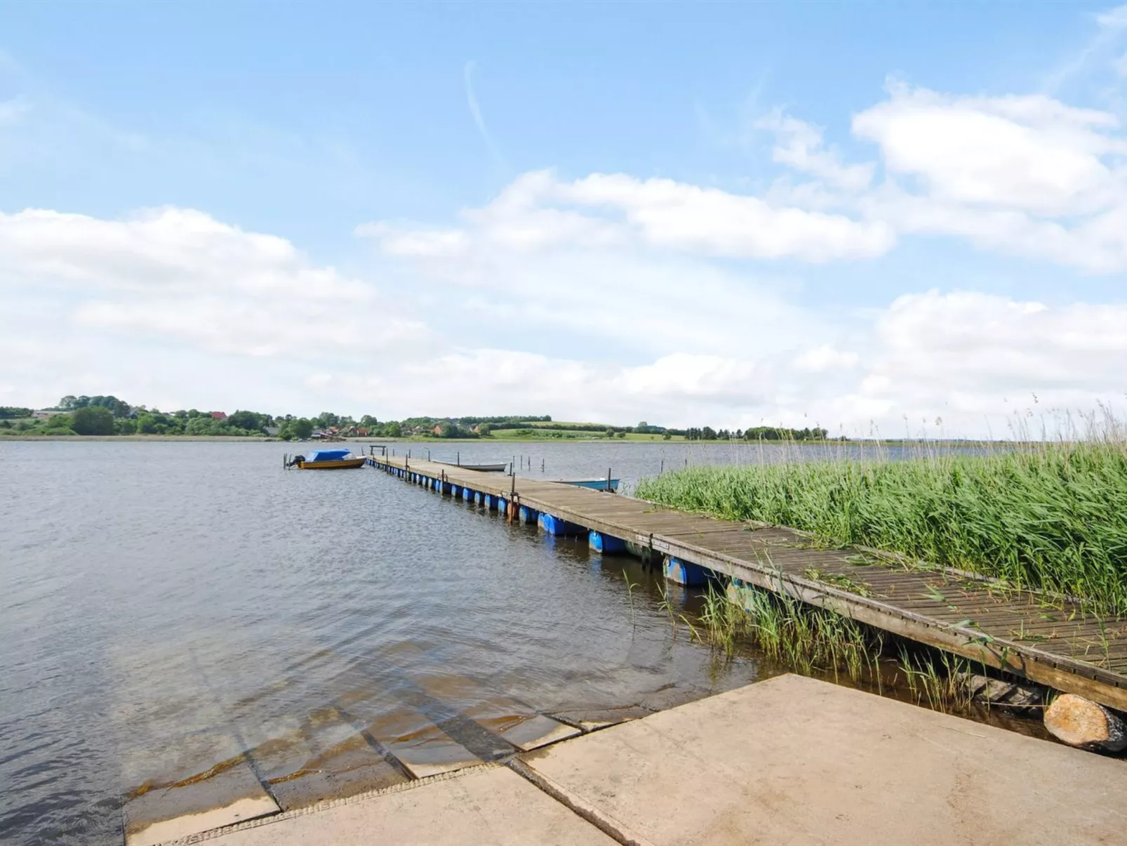 "Annabeth" - 300m to the inlet-Buiten