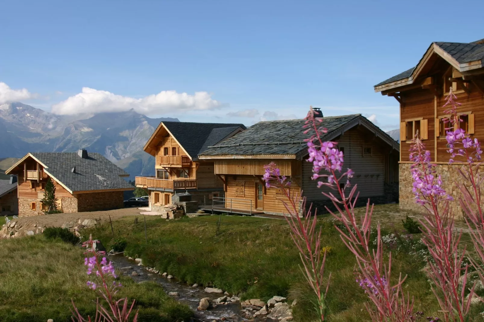 Les Chalets de l'Altiport 5-Buitenkant zomer