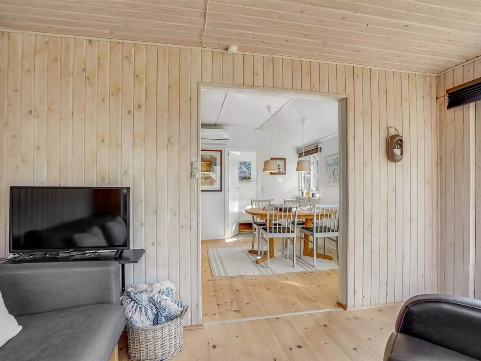 "Loella" - 35m from the sea-Binnen
