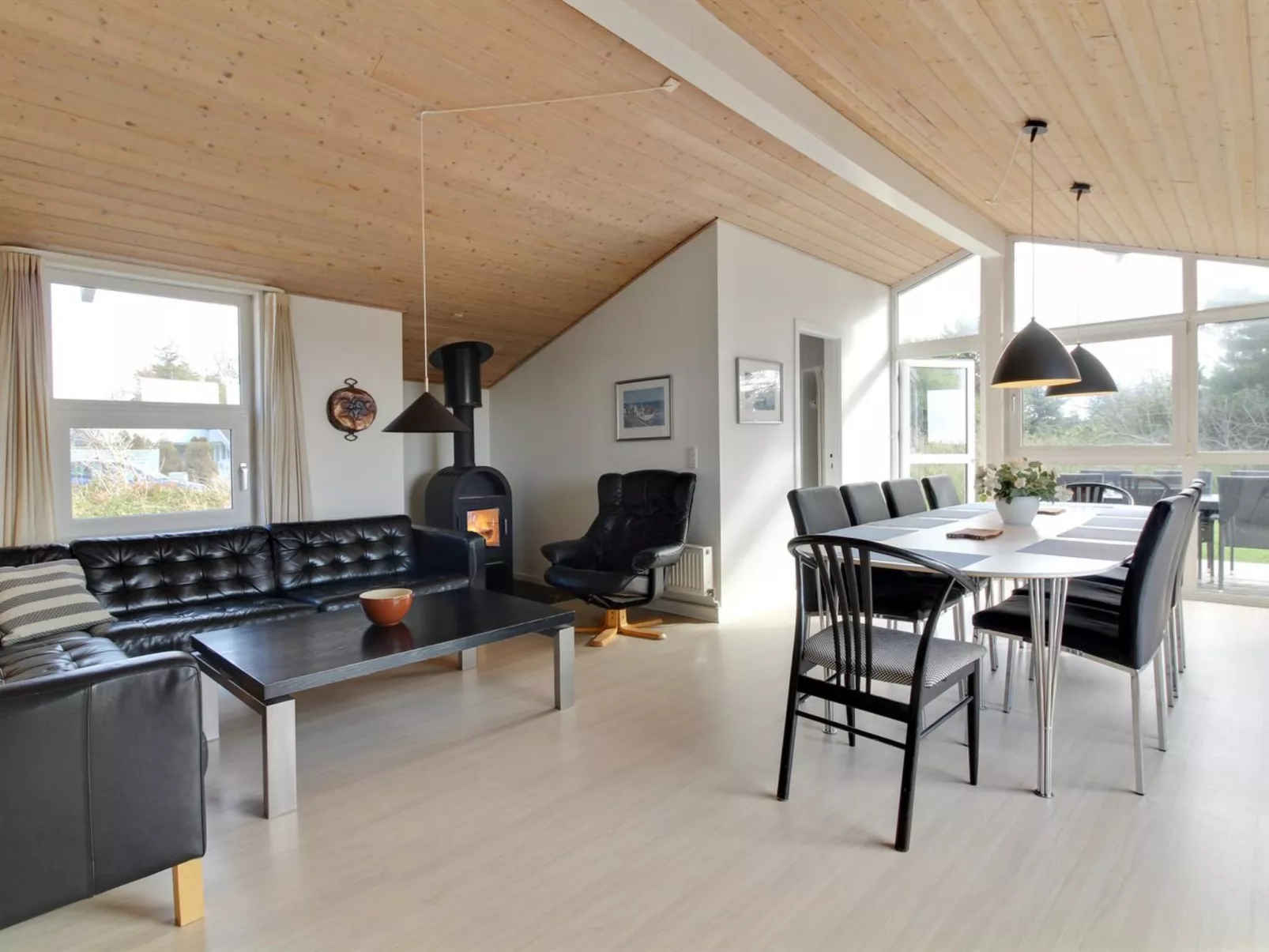 "Marlie" - 600m from the sea-Binnen