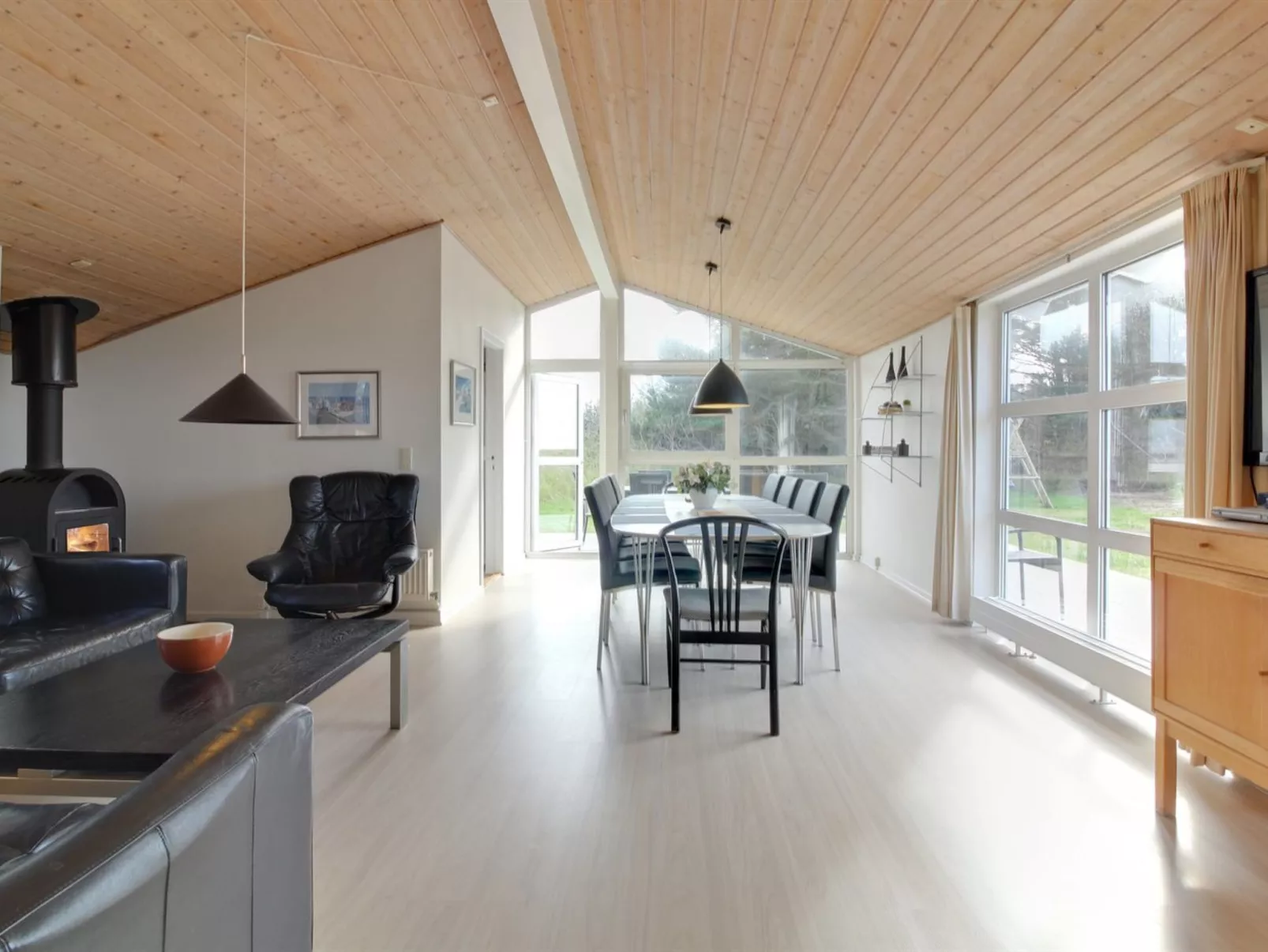 "Marlie" - 600m from the sea-Binnen
