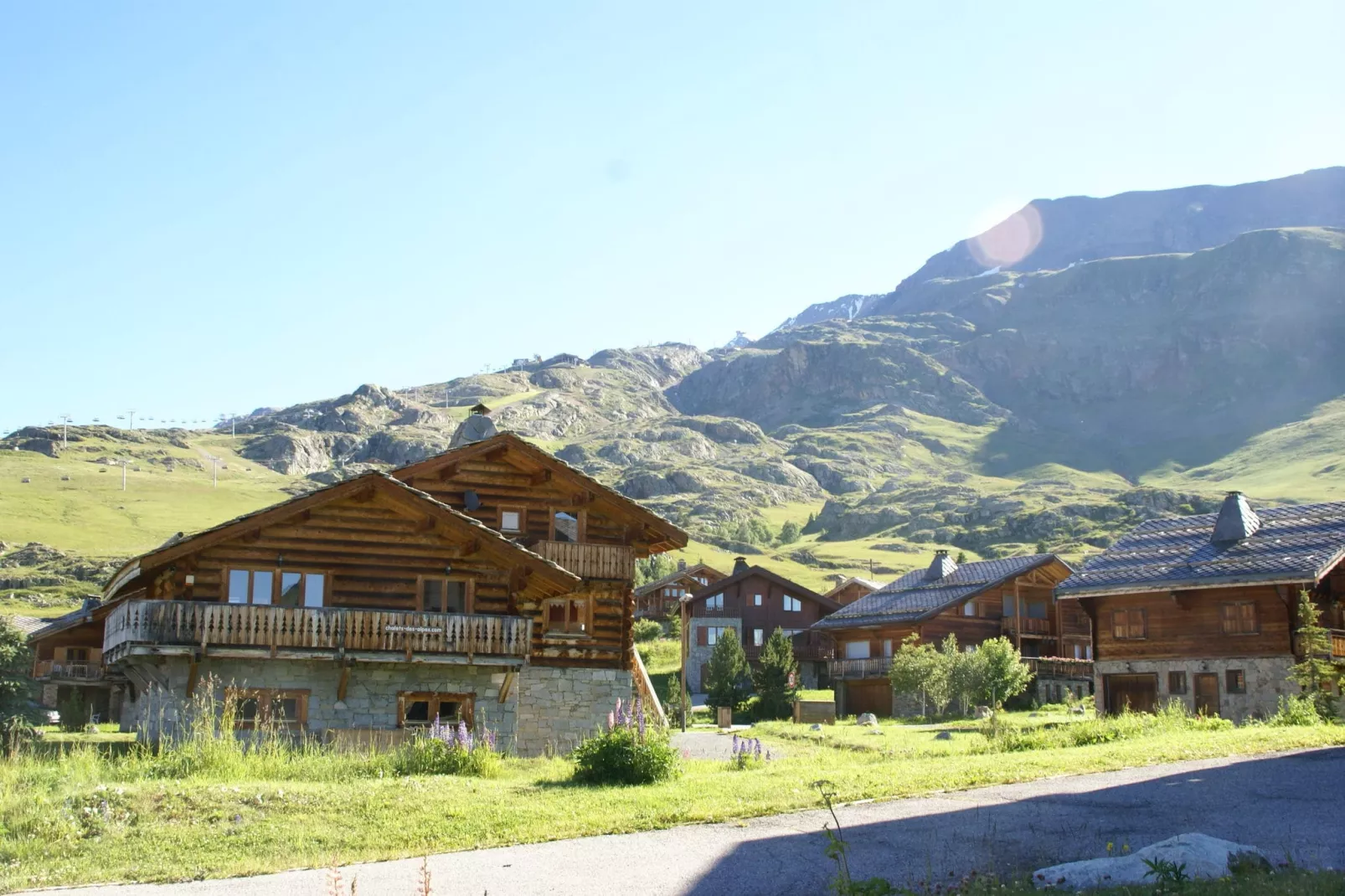 Les Chalets de l'Altiport 5-Buitenkant zomer