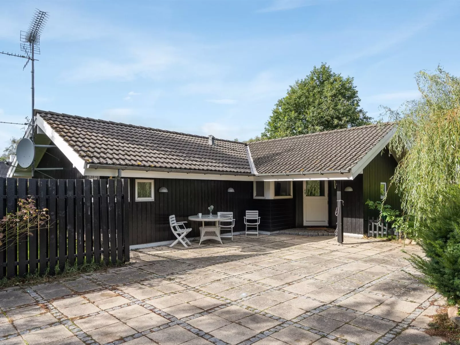 "Eivor" - 500m from the sea-Buiten