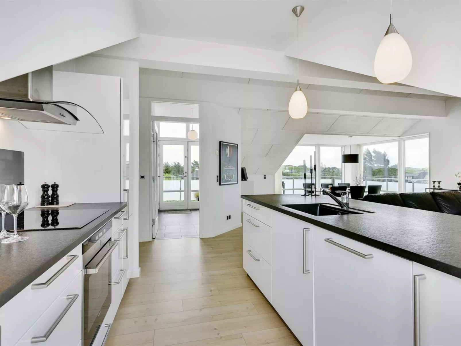 "Anneka" - 200m from the sea-Binnen