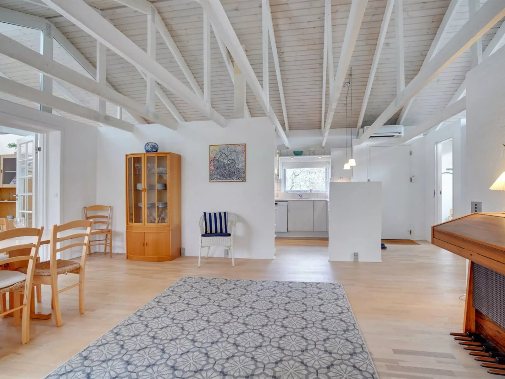 "Tinnie" - 2.9km from the sea-Binnen