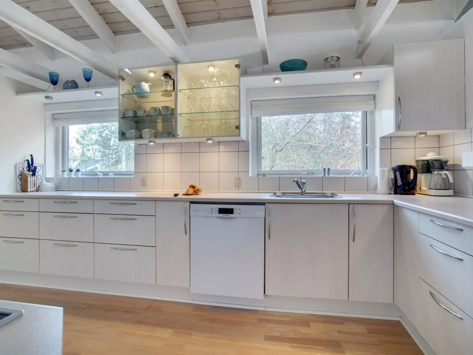 "Tinnie" - 2.9km from the sea-Binnen