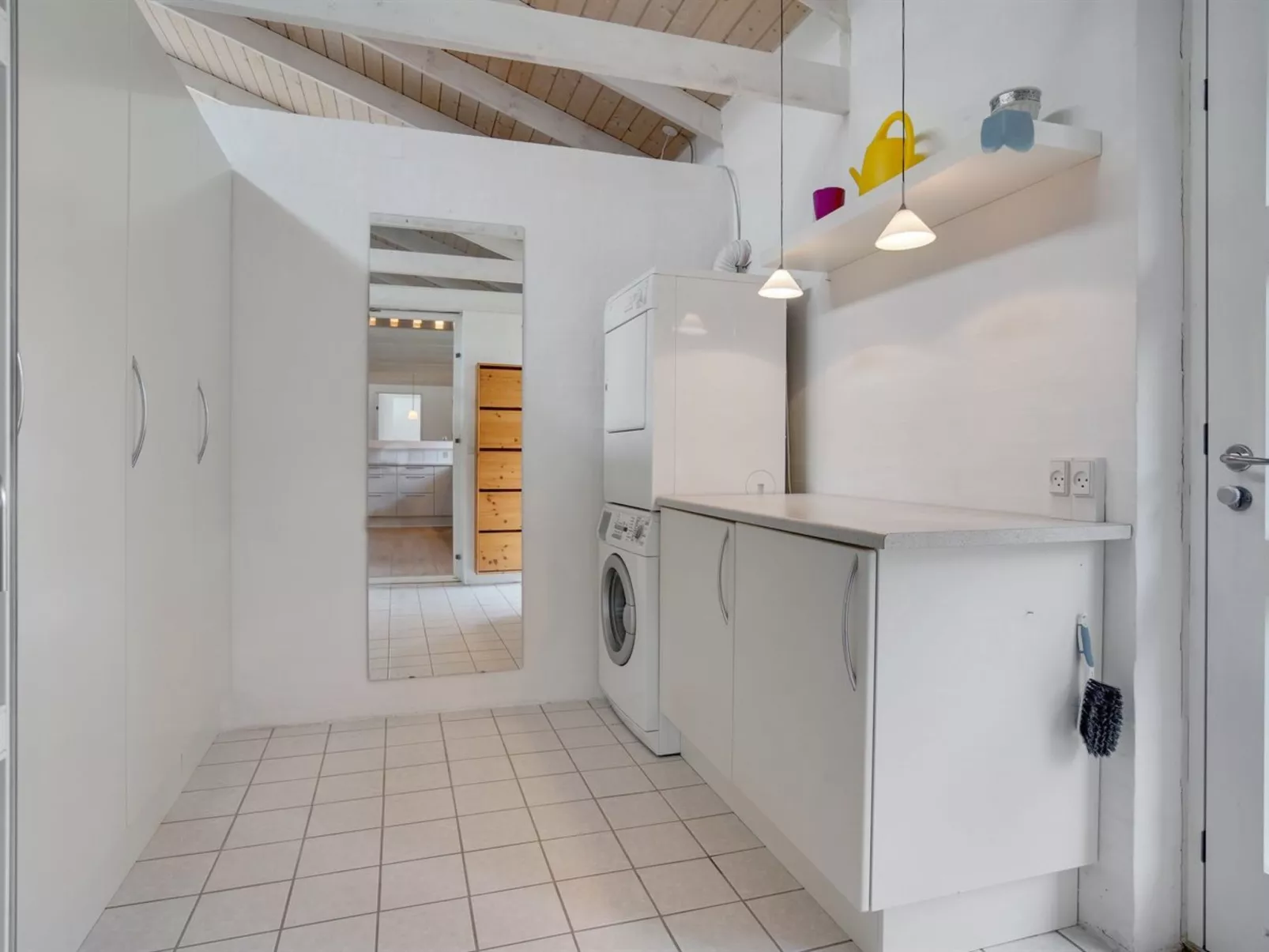 "Tinnie" - 2.9km from the sea-Binnen