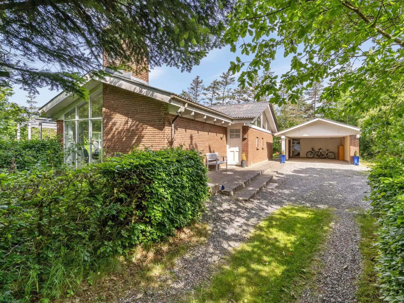 "Tinnie" - 2.9km from the sea-Buiten