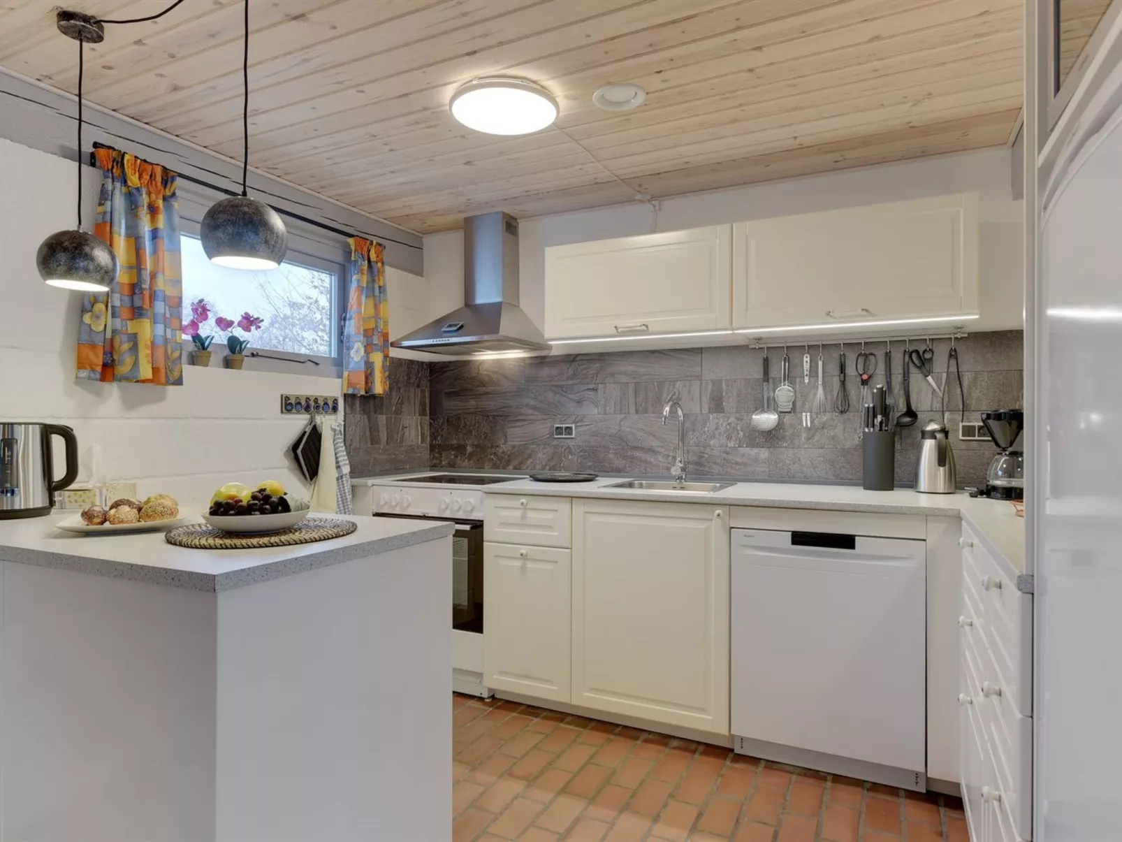 "Tupi" - 200m from the sea-Binnen