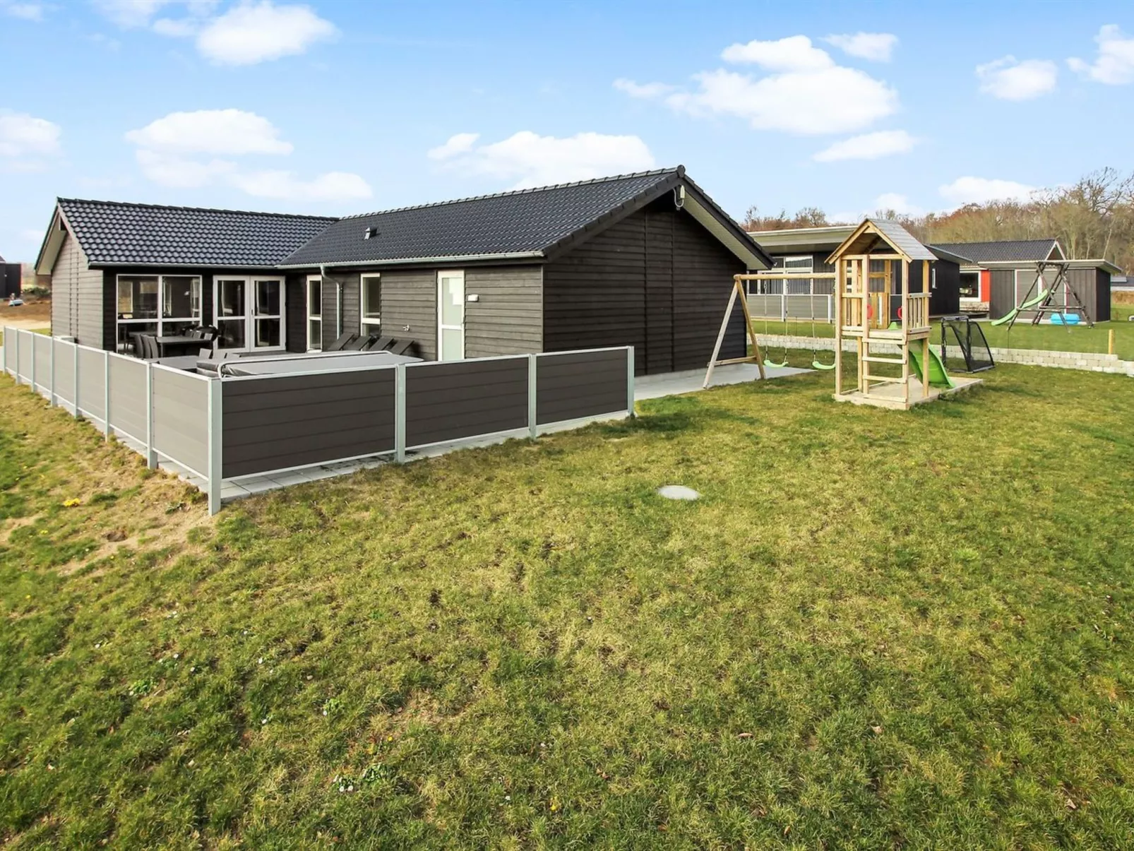 "Yakari" - 300m from the sea-Buiten