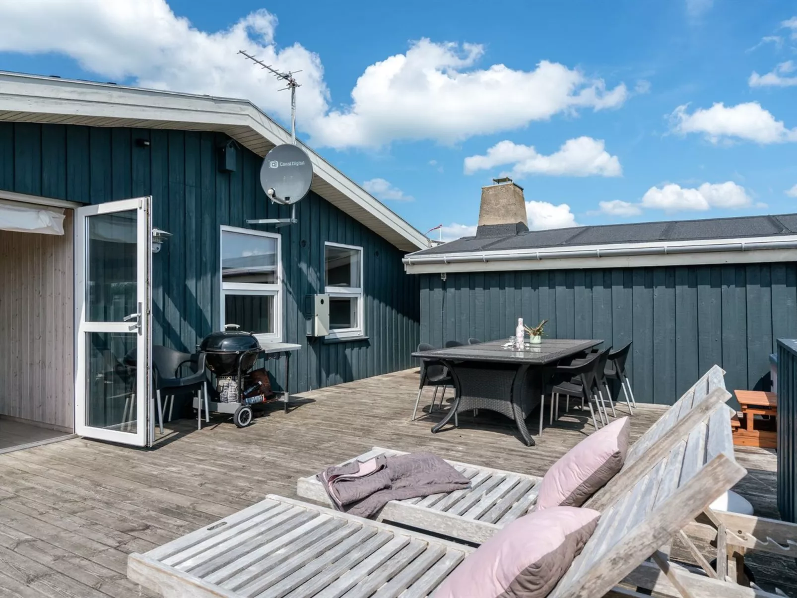 "Cvetan" - 200m from the sea-Buiten