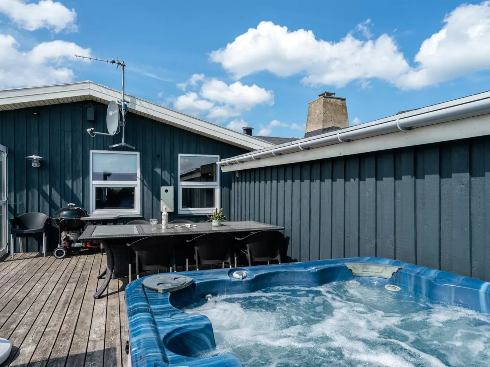 "Cvetan" - 200m from the sea-Buiten
