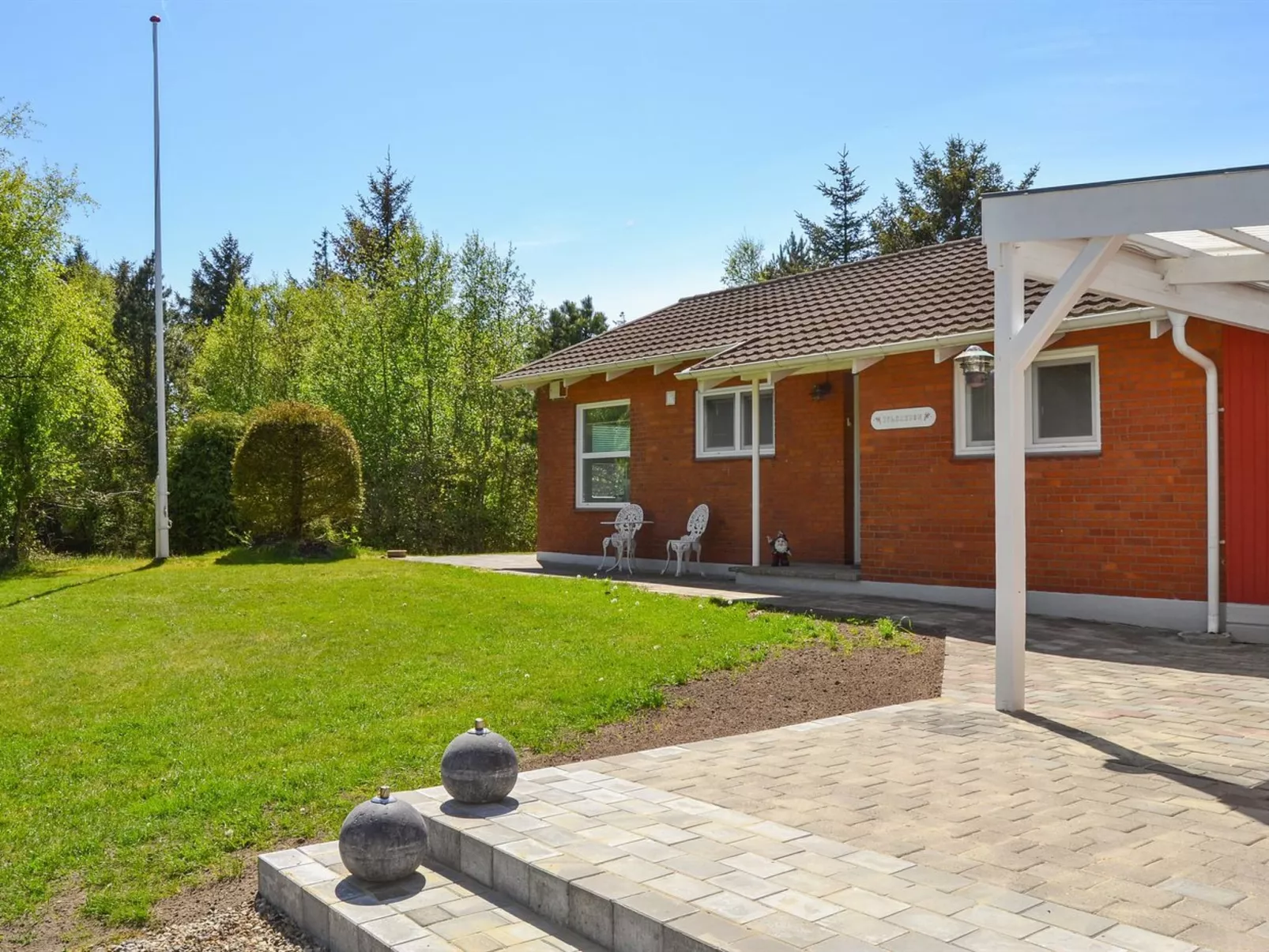 "Gwen" - 2.7km from the sea-Binnen