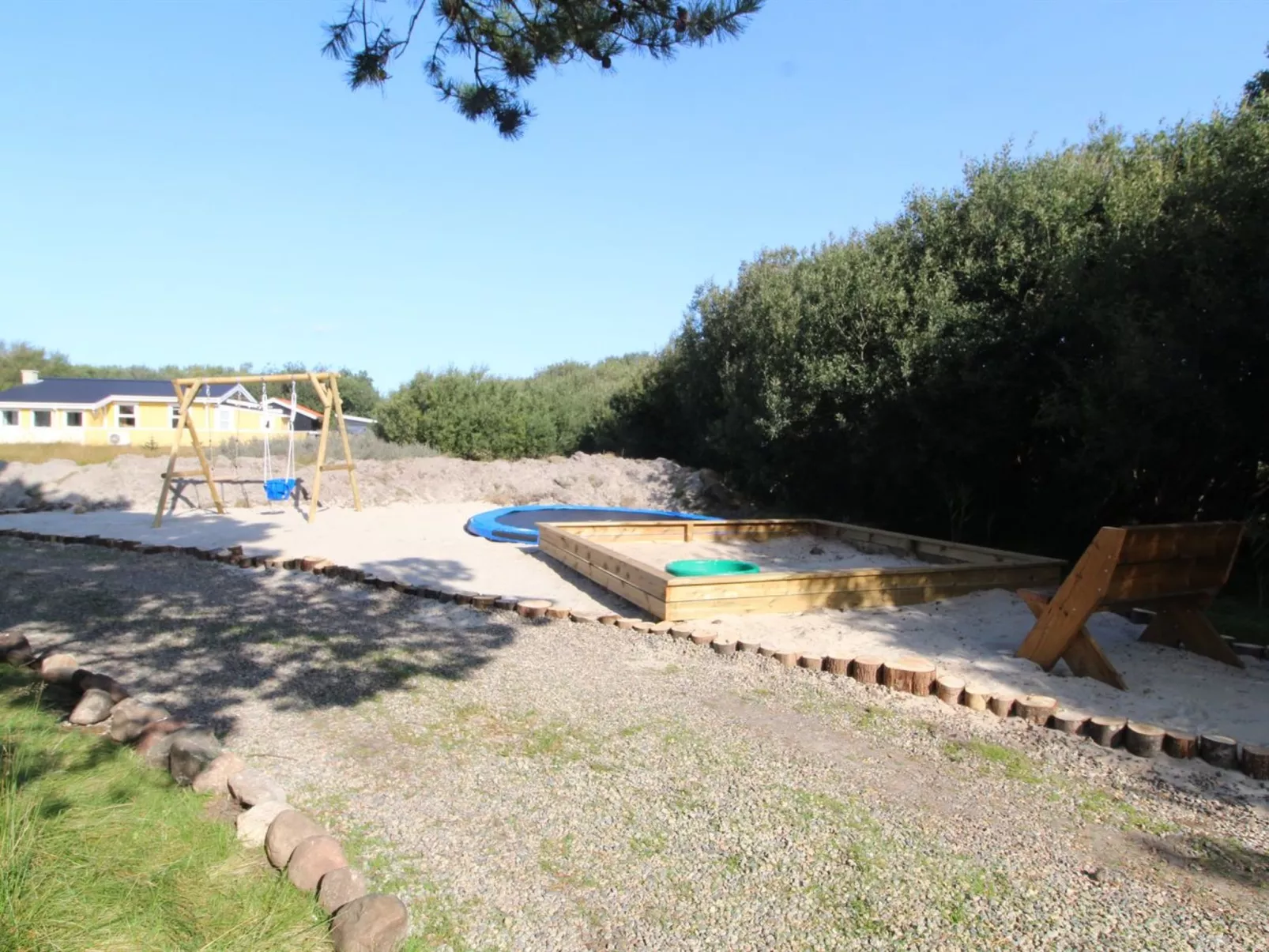 "Julie" - 1.5km from the sea-Buiten