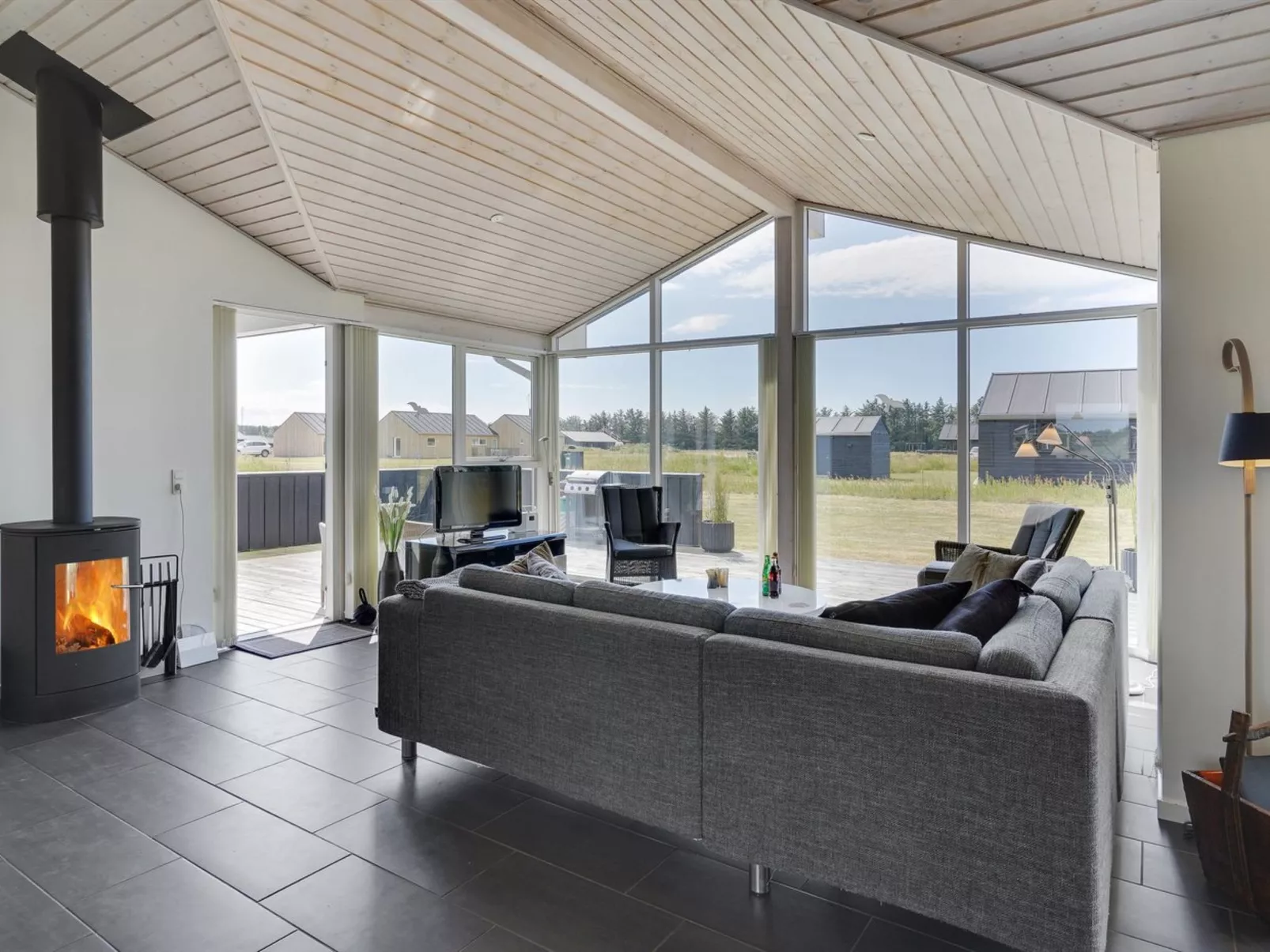 "Meino" - 1.4km from the sea-Binnen