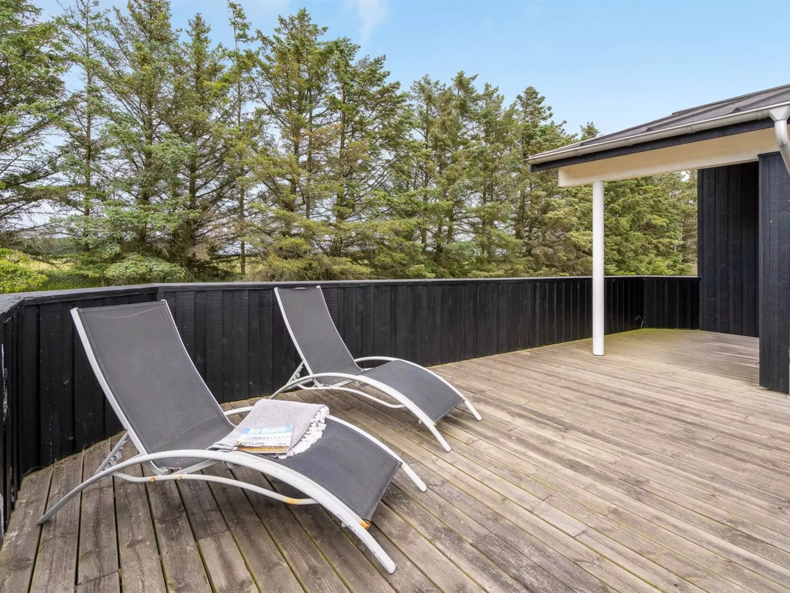 "Meino" - 1.4km from the sea-Buiten