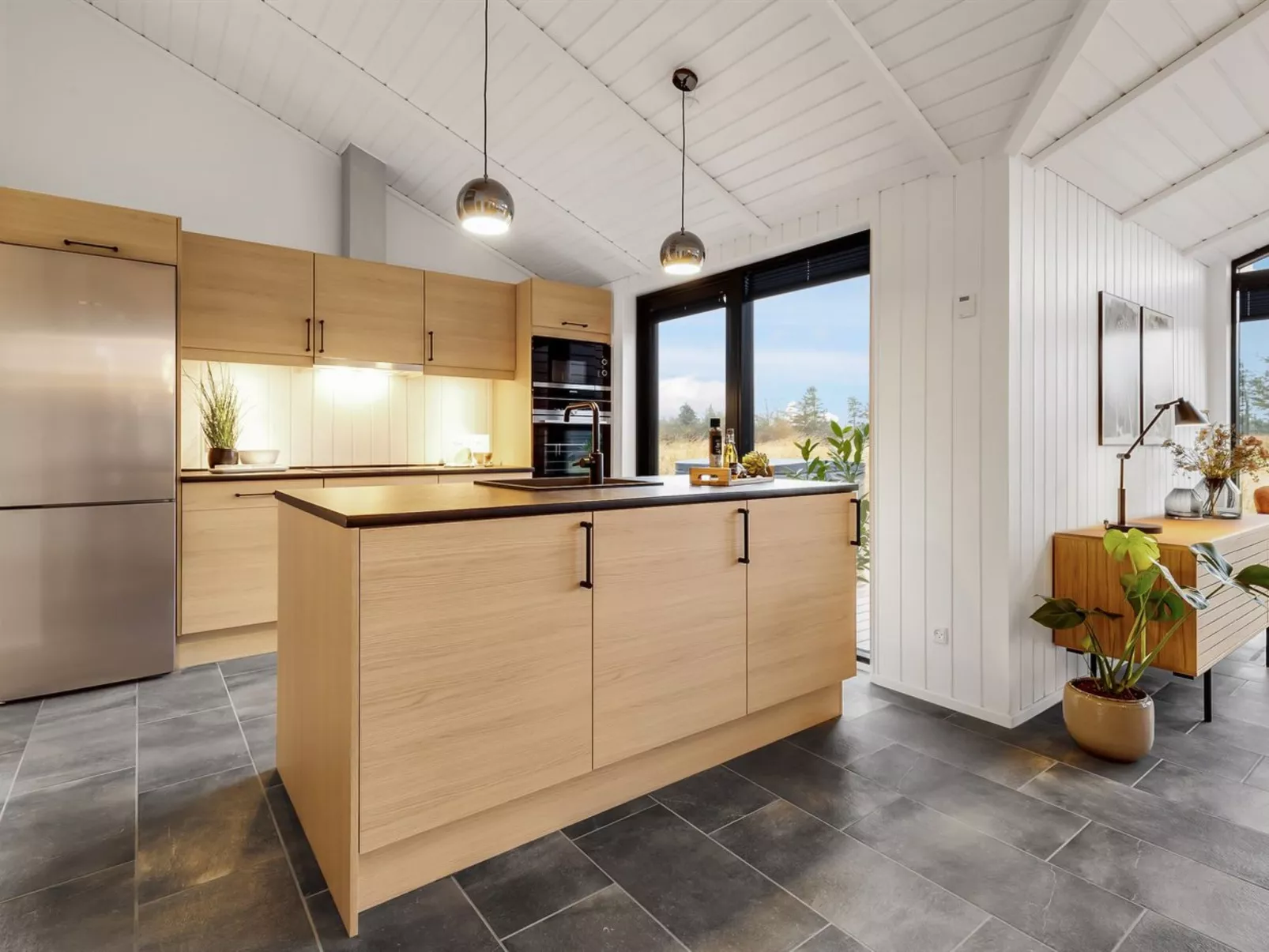"Sasja" - 1.5km from the sea-Binnen