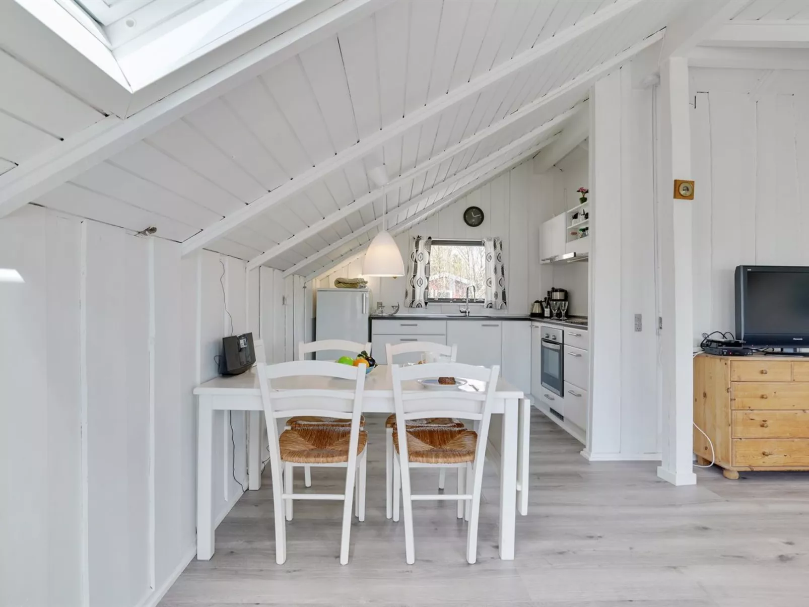 "Roderich" - 400m from the sea-Binnen