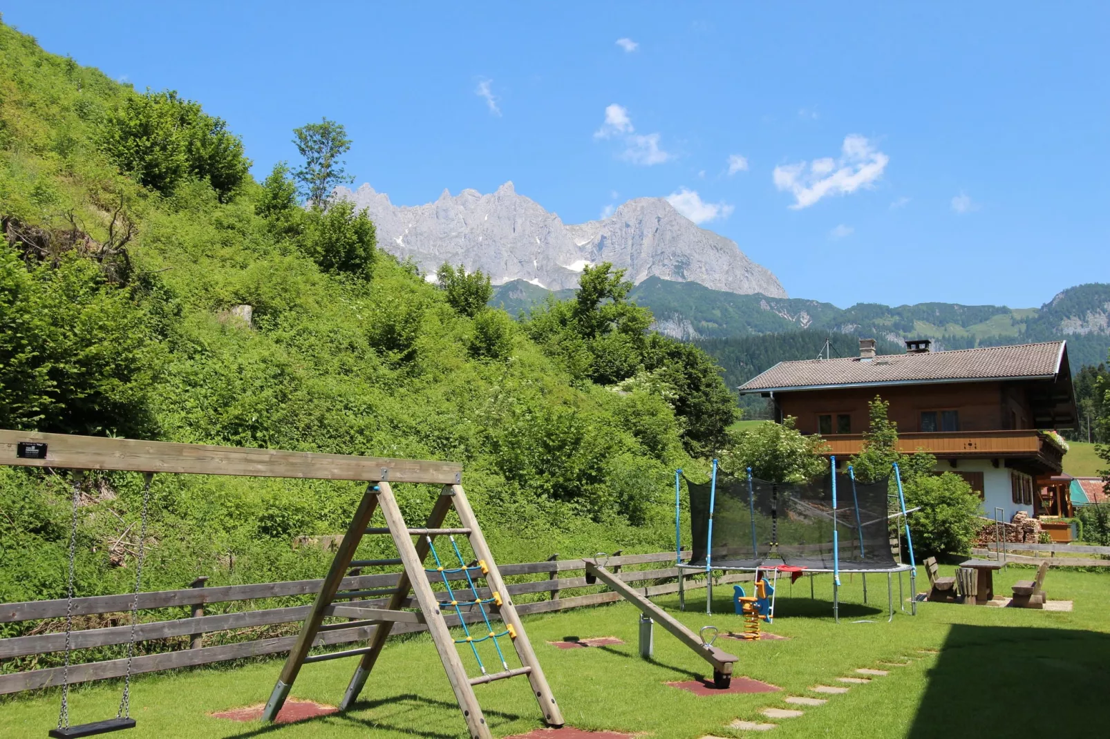 Haus Tirol-Tuinen zomer