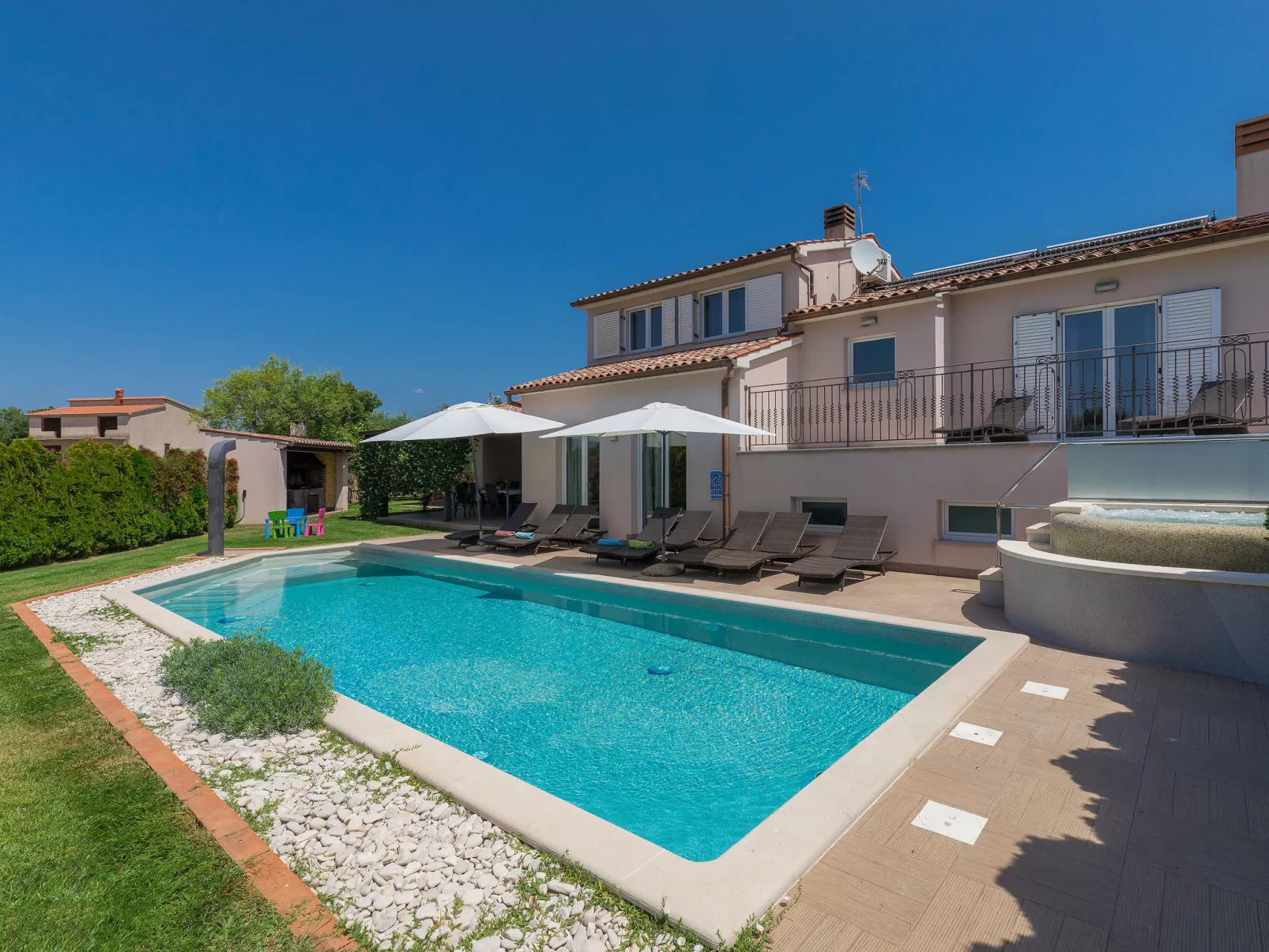 Villa Vela-Buiten