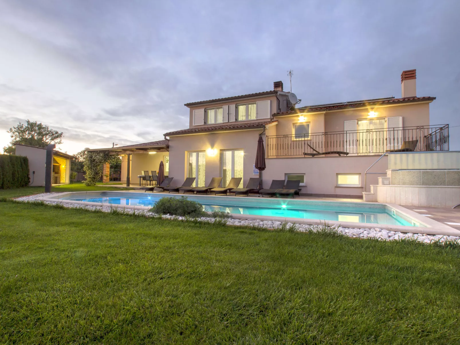 Villa Vela-Buiten